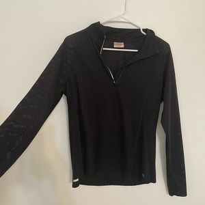 Black workout lightweight pullover